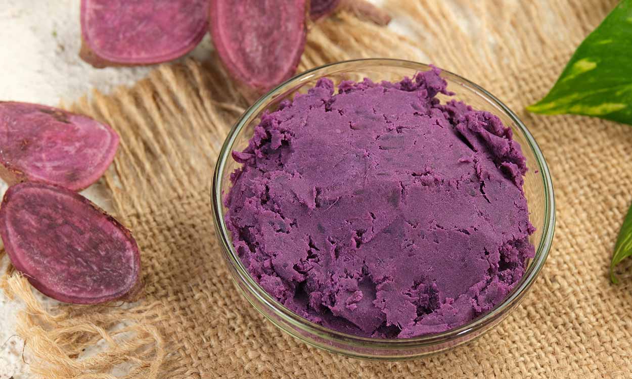 Ube Latte: alles über das trendige violette Getrank, seine Vorteile und einfache Rezepte